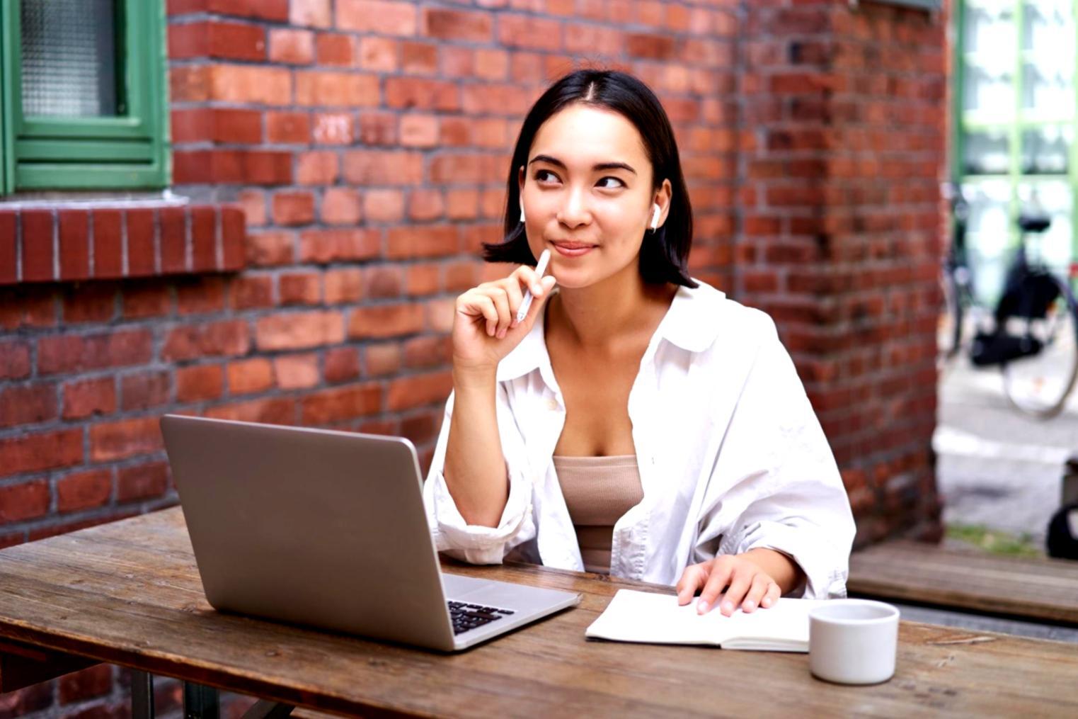 Análisis técnico de estructura web y optimización de rendimiento